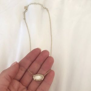 Kendra Scott Elisa Pendant Necklace - white pearl